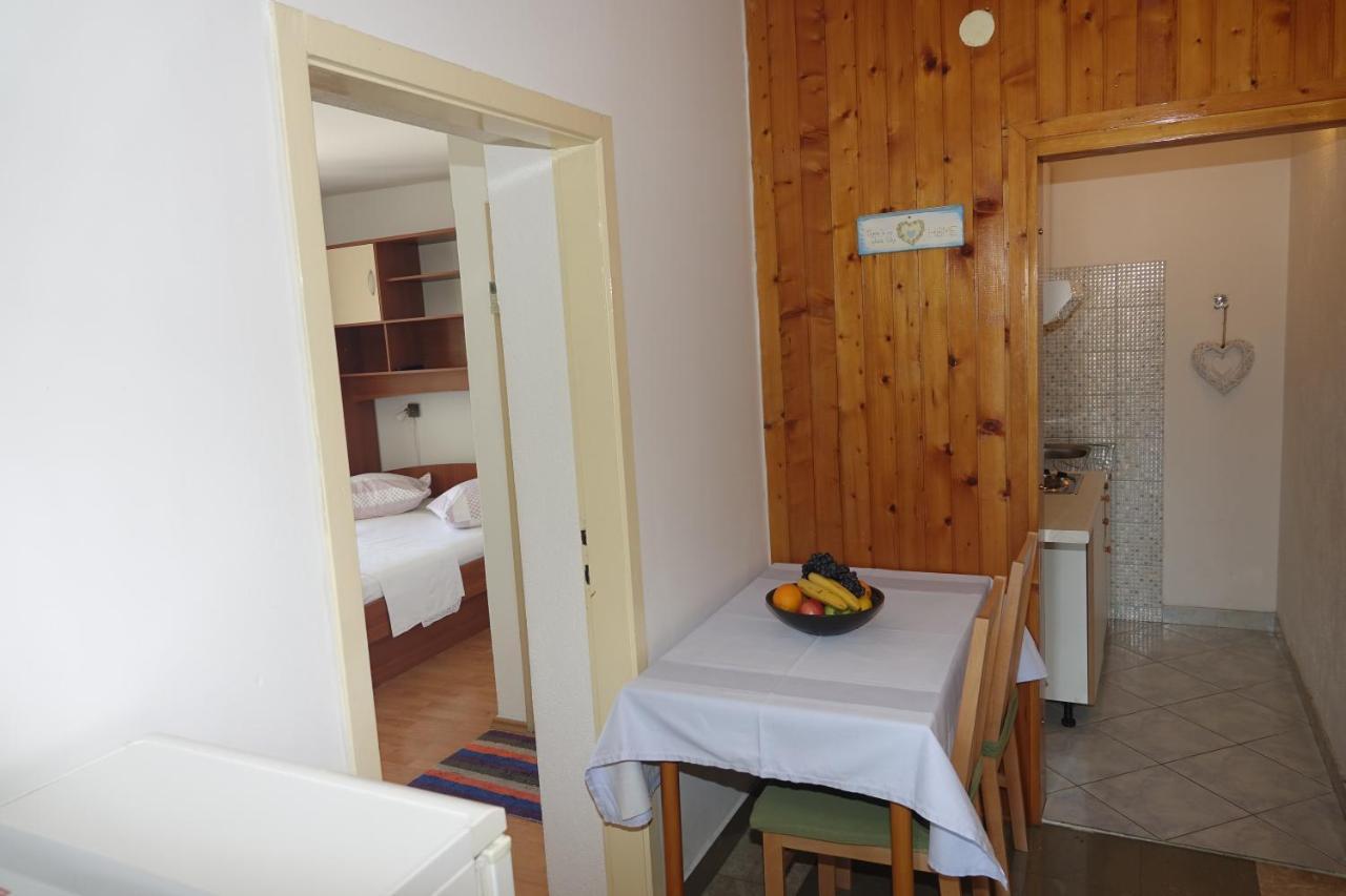 Appartamento Roza Baška Voda Esterno foto