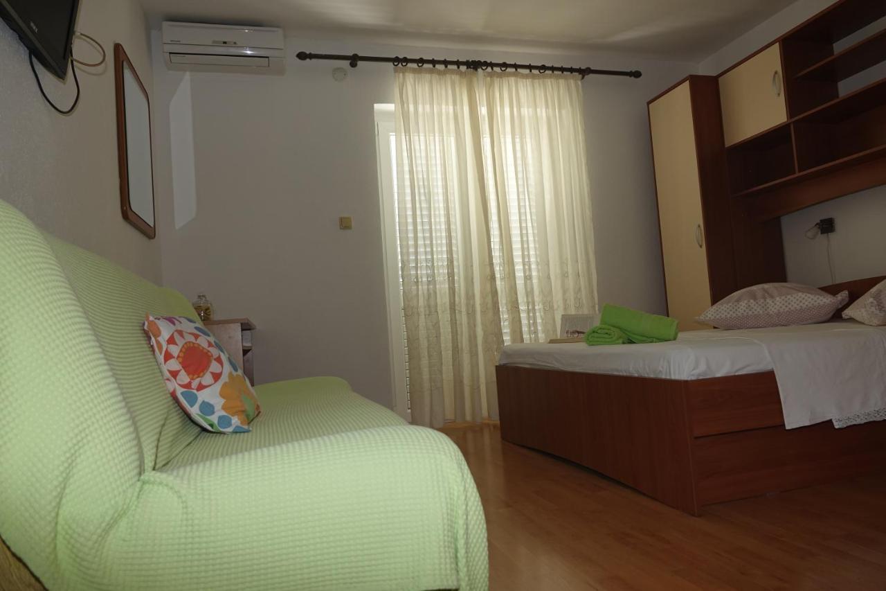 Appartamento Roza Baška Voda Esterno foto