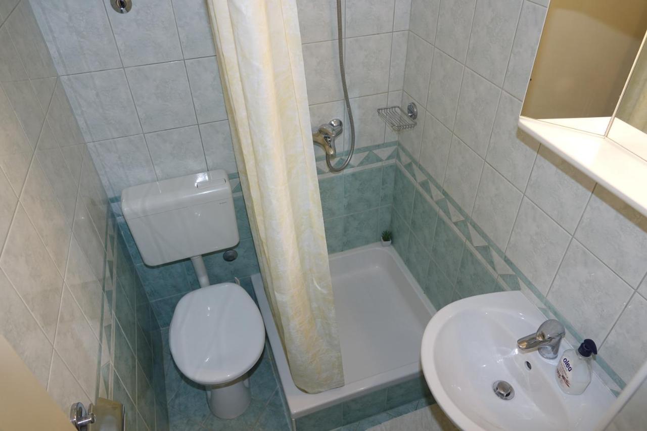 Appartamento Roza Baška Voda Esterno foto